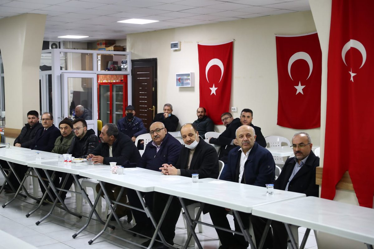 LokmanCagirici's tweet photo. İlçe Başkanımız @rustemtuysuz ile birlikte Sivas İmranlı Karaboğaz Köyü Derneği'nin gecesinde hemşehrilerimizle bir araya geldik. İlçemizdeki çalışmalarımız hakkında kendilerini bilgilendirdik, hoş sohbetlerine eşlik ettik. https://t.co/SPvy5odks4