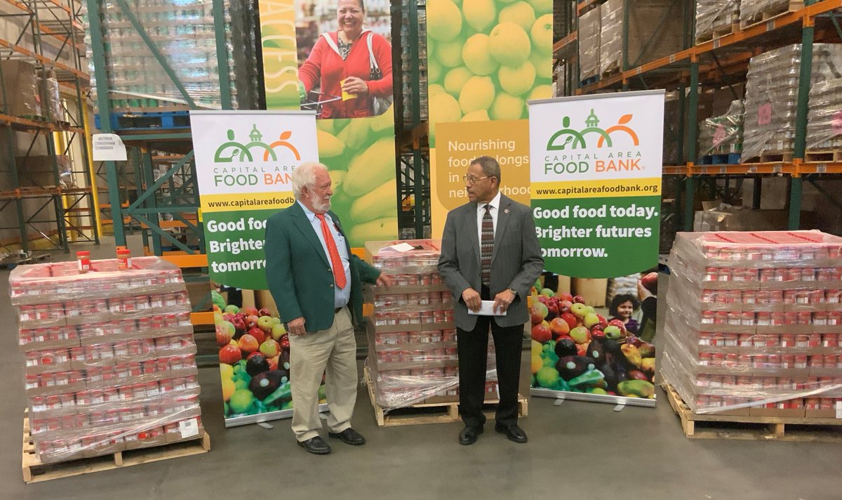 In honor of Ntl Ag Month/Peanut Month, 10k jars of GA peanut butter were donated today to help to DC residents in need. This highlights the role that food banks &amp; GA peanut farmers play in fighting hunger &amp; promoting nutrition. #GA02AG 🥜