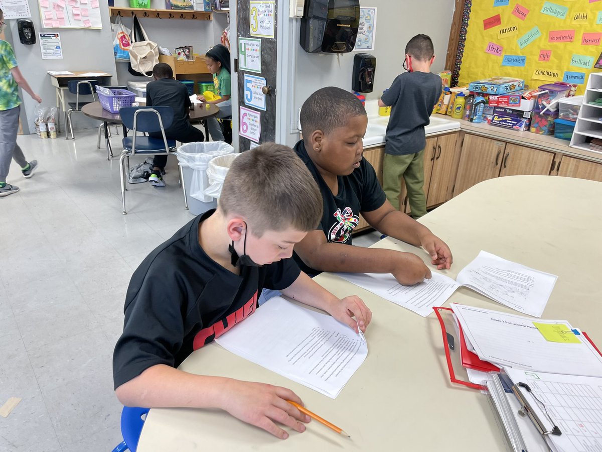 MrsBJones3rd's tweet photo. Synergizing and working on Map Practice! #isdthird #youotttobehere #ottbearcubs https://t.co/qz8WbIuSLV