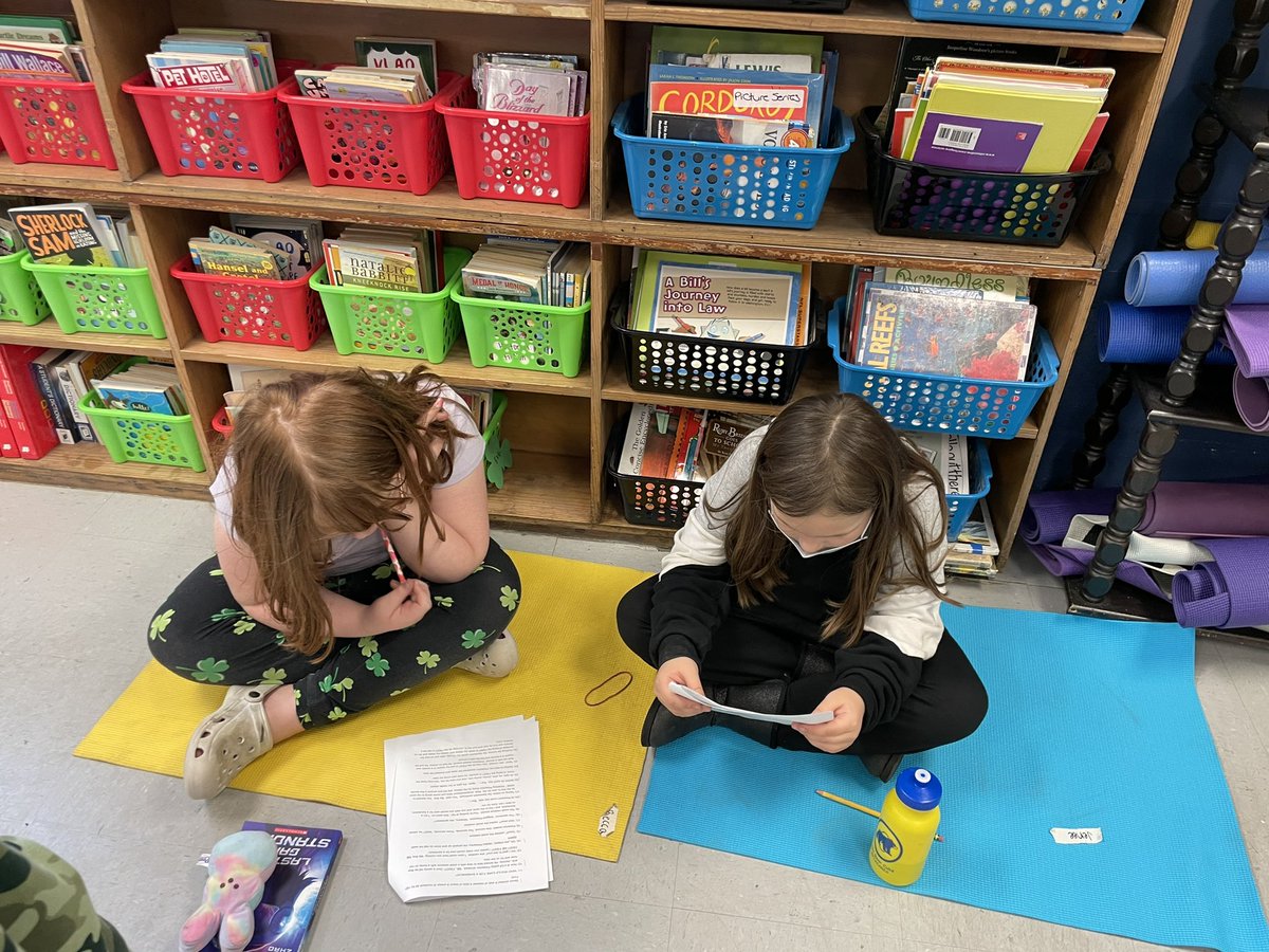 MrsBJones3rd's tweet photo. Synergizing and working on Map Practice! #isdthird #youotttobehere #ottbearcubs https://t.co/qz8WbIuSLV