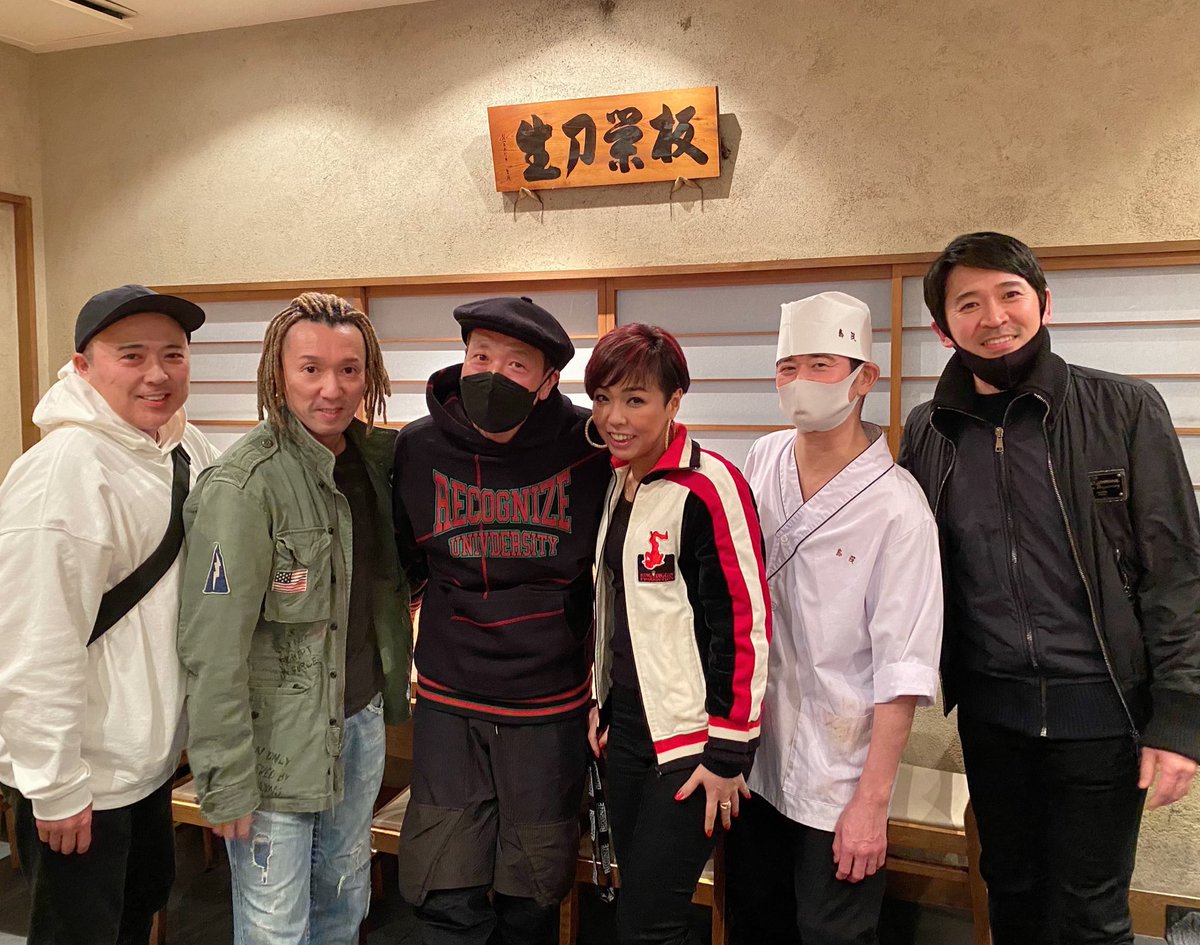 TinaLadySoul's tweet photo. 素敵な先輩方とご一緒させて頂き
とても楽しい時間でした♪
最高なお食事と時間で
お腹も胸もいっぱいです♡
ありがとうございました♡
#Tina #thanksful #MURO #TAKE_G #KODP #BOBBY #LDH #KAIE #鳥茂 https://t.co/5MhNb3BePj