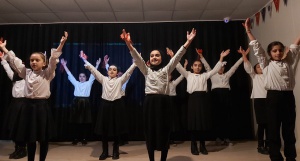 Konferans salonu girişindeki kandil ikramı ile  başlayan programımız; Kur'an-ı Kerim Tilaveti, Sinevizyon gösterimi, Günün Anlamı ve önemi hakkındaki bilgilendirme, Şiir dinletisi yapılan programımız  5. sınıf öğrencilerimizin koro halinde söylediği ilahiler ile sona erdi.