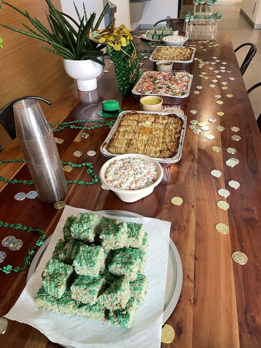 buromiami's tweet photo. 🍀 Happy St. Patrick's Day 🍀 Check out some of our events that took place today at our Büro locations! We love to see our members networking!

#buromiami #networkingevents #StPatricksDay https://t.co/M0YnzojC2Z