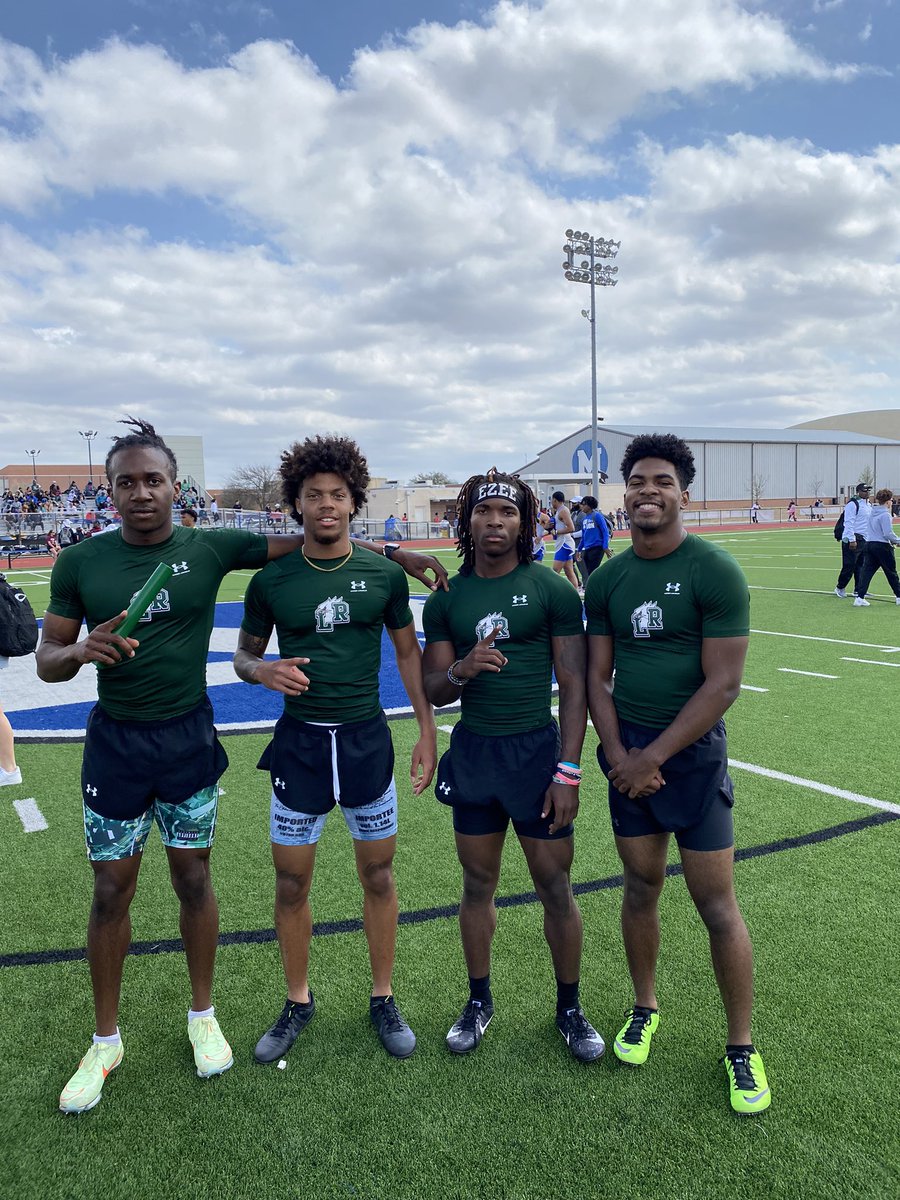 Varsity boys wit the win in the 4x100 at the Donnie Conner Invitational in Mdlothian.