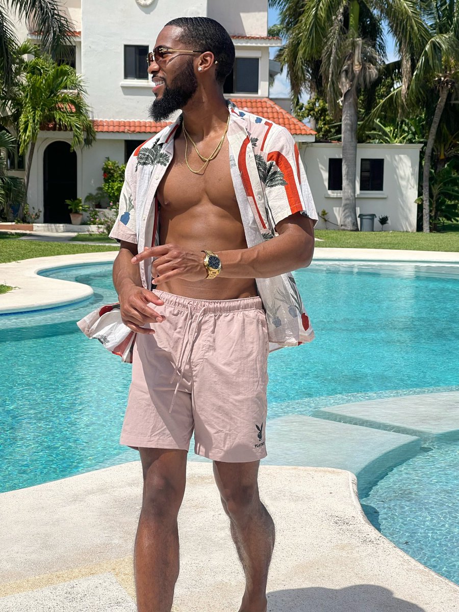 TheVarnellMan's tweet photo. I’ll take you to paradise🏝 https://t.co/lDPXxkq59p
