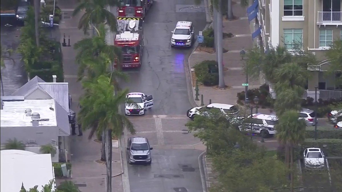 FloridaFiles's tweet image. MichelleWPLG · 911 Calls: Shooters Restaurant