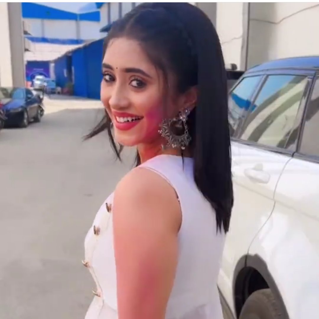 Celebs_Gallery's tweet photo. #ShivangiJoshi #HappyHoli 

#BalikaVadhu2 https://t.co/43zTEdpq84