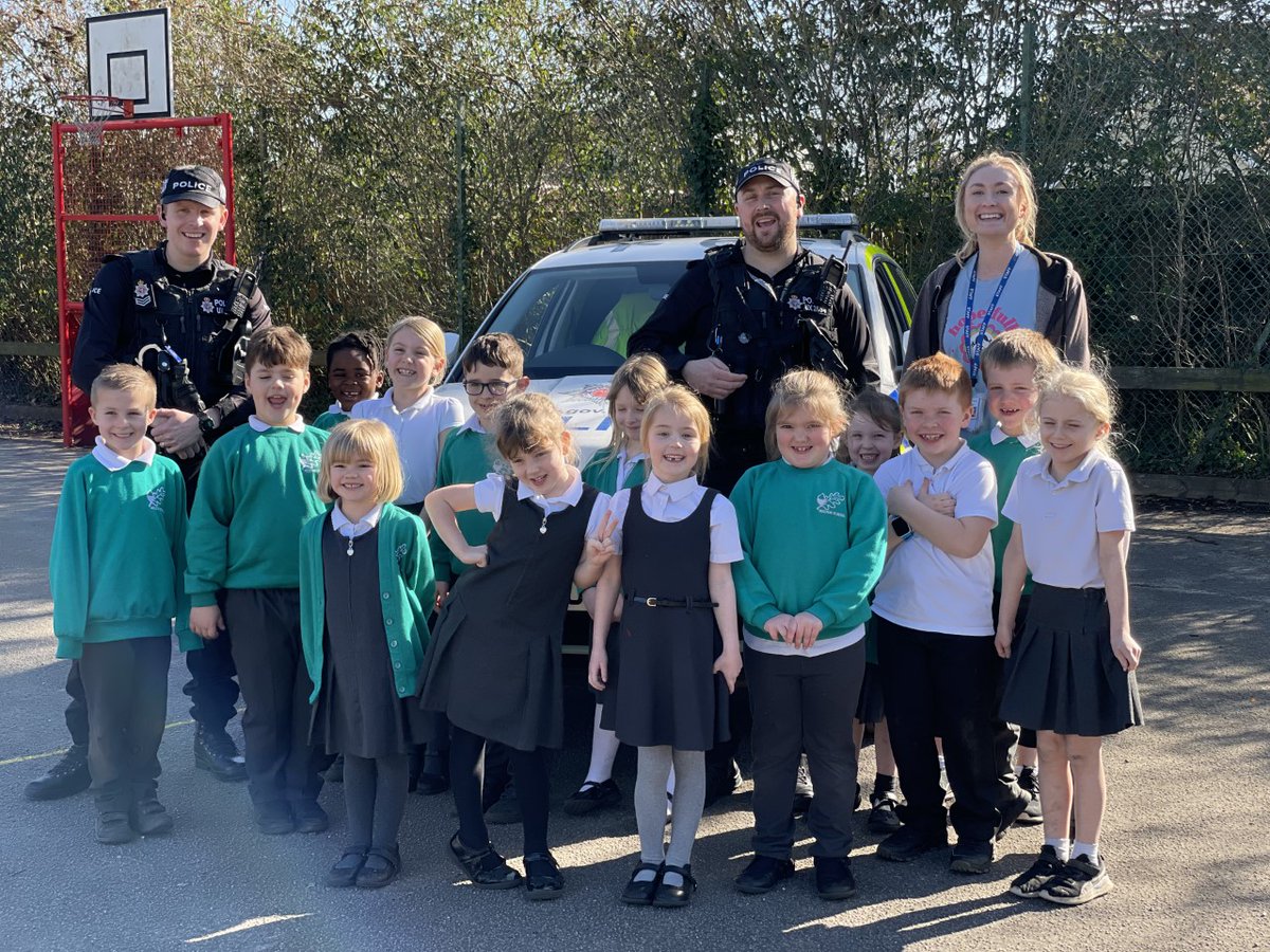 The EYFS and KS1 had an incredible afternoon with Sgt O'Hanrahan and PC Clemence from @CNCSizewell learning all about the police <a href="/nuclearpolice/">Civil Nuclear Constabulary</a>  Thank you for an amazing experience!