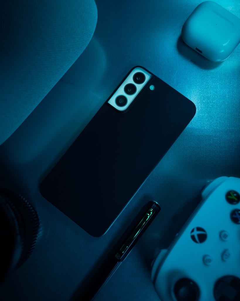 Not many things cling to the walls of my pockets as well as the slightly rough surface of my PHNX case, there are a couple other things, but not many…

Samsung Galaxy S22 Case | Matte Black

Buy it here: l8r.it/p8FS

 #phonecase #protectphone #samsung #galaxys22