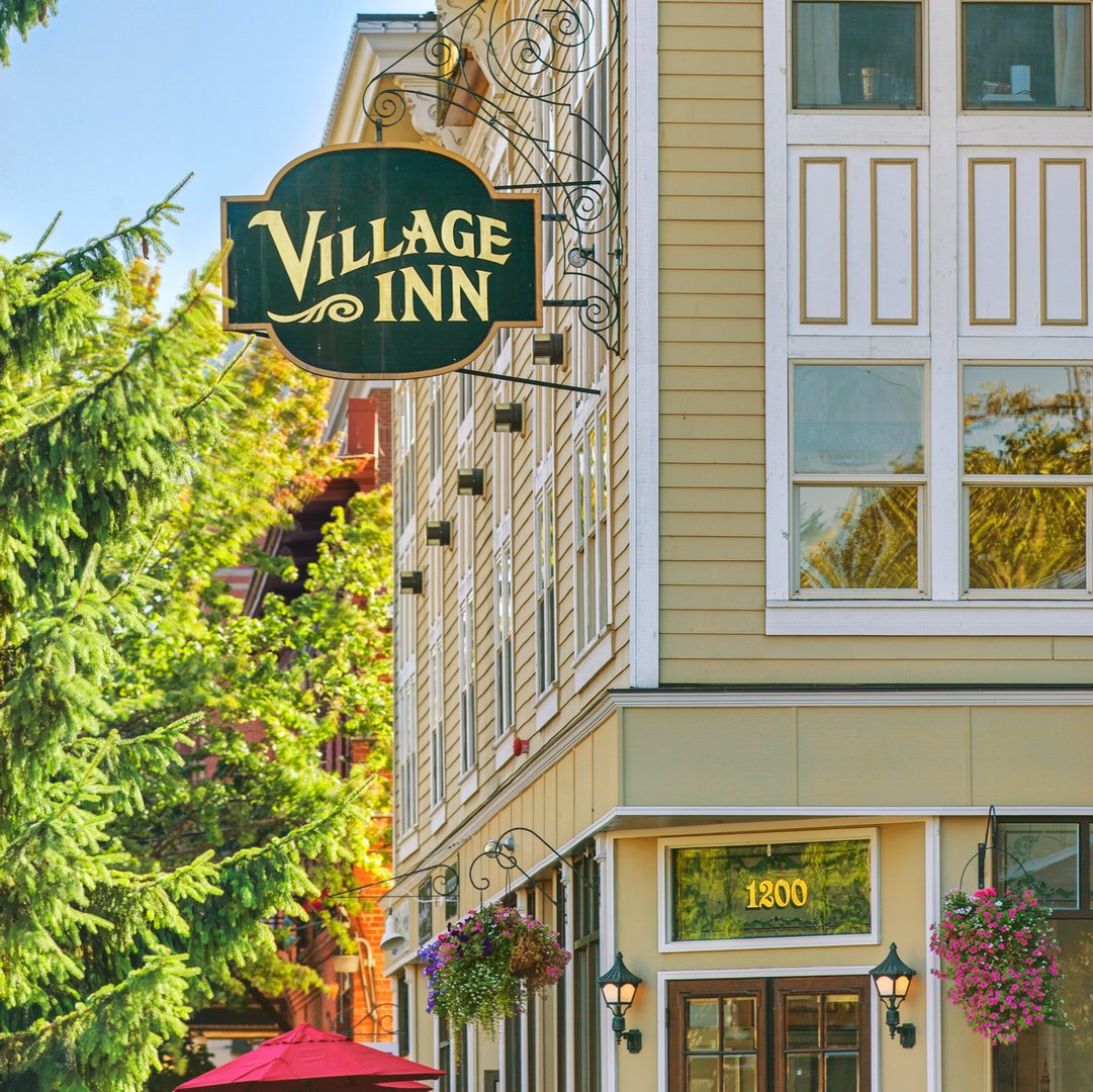 FairhavenInn's tweet photo. From our pop of green to yours, happy St. Patrick's Day from all of us at Fairhaven Village Inn! 🍀 https://t.co/8qZ6xcpmHM