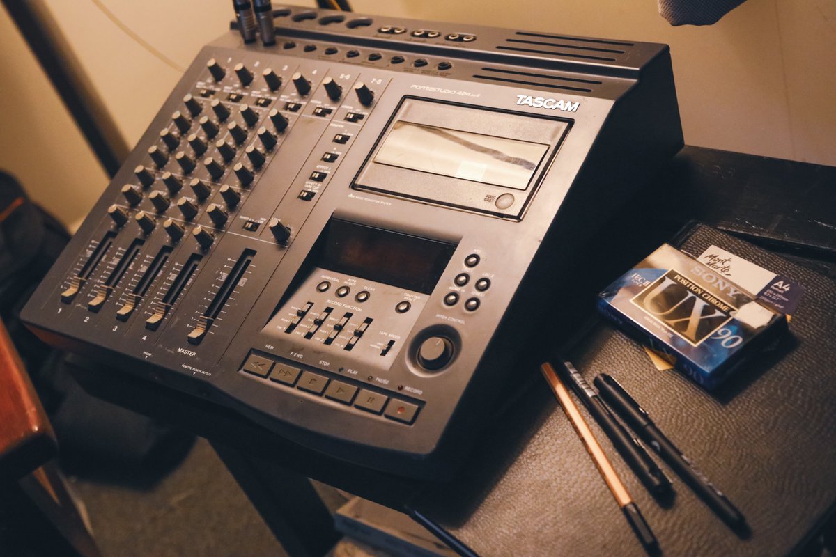 jeramiahrossnz's tweet photo. Been recording a few Acoustic songs in the Lounge with this! I Really enjoyed the process and the results. #tascam #portastudio #mutitrack https://t.co/Y91IWmMeIL