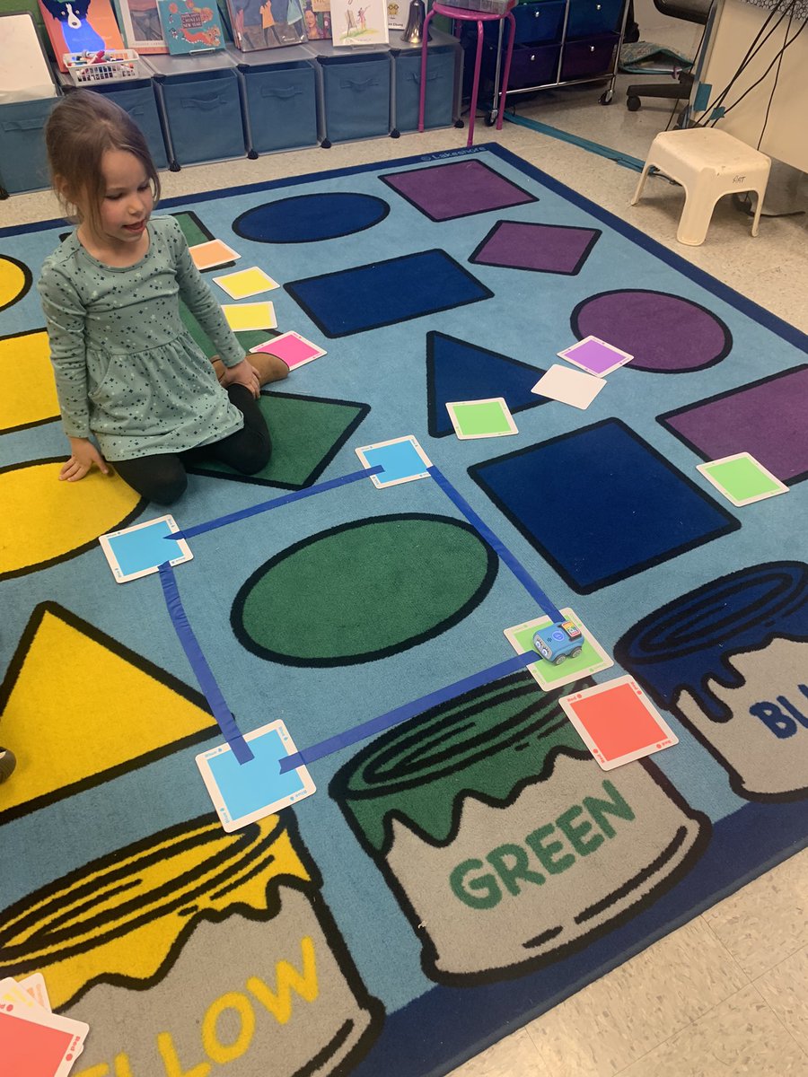 Kinders making shapes with <a href="/SpheroEdu/">Sphero Education</a> Indi robot! So excited and thinking about what kinds of turns Indi need to make to create shapes! Thanks <a href="/yostr03/">Rob Yost</a> @fcpsk12 #fcpsitc