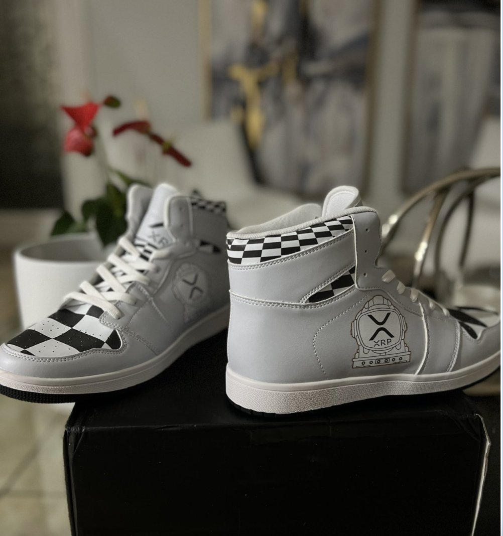 CryptoKicks tweet media