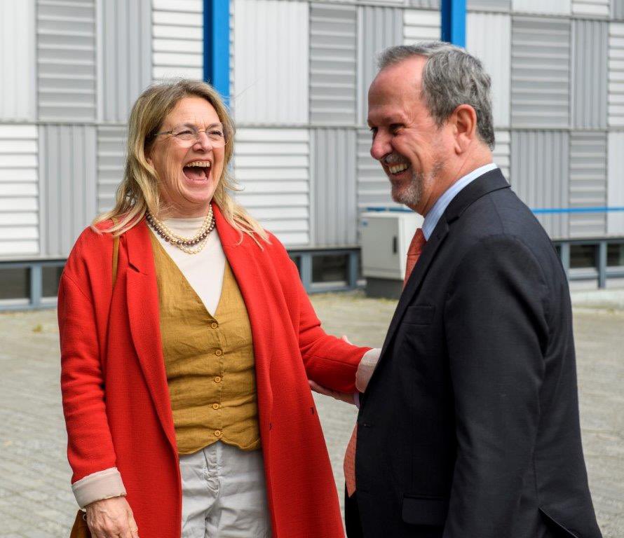 Brighter futures ahead for joint forces to realize bioeconomy with social benefits met with joy by Brazil Vice Minister Science Technology Innovation Sergio Freitas de Almeida and University Ambassador Brazil of #tudelft Patricia Osseweijer <a href="/posseweijer/">Patricia Osseweijer</a>