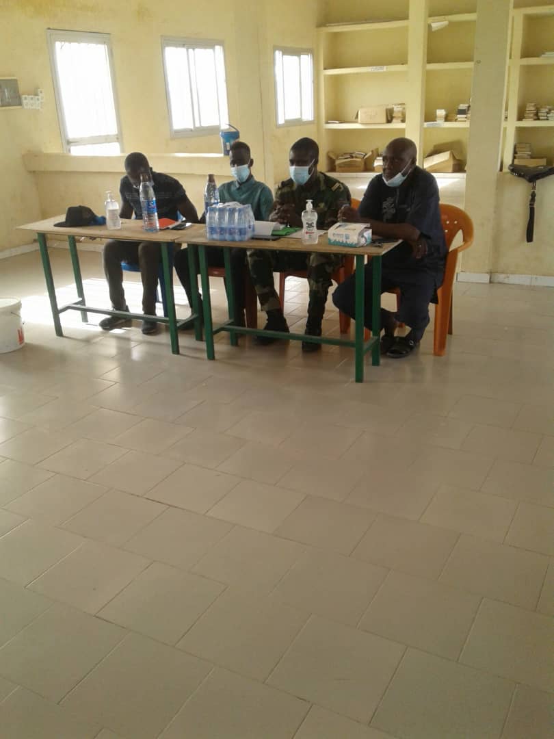 BirahimeSeck's tweet photo. FORUM CIVIL/OSIWA
Formation des membres du Club d'Intégrité à la Citoyenneté Active #CICA du Lycée de MÉDINA YORO FULAH sur le théme: " Respect, Défense de la Patrie et Préservation des biens communs naturels" @CicaForumCivil @OSIWA1 @samboubodian @Princesssenegal https://t.co/lqswxKybTd