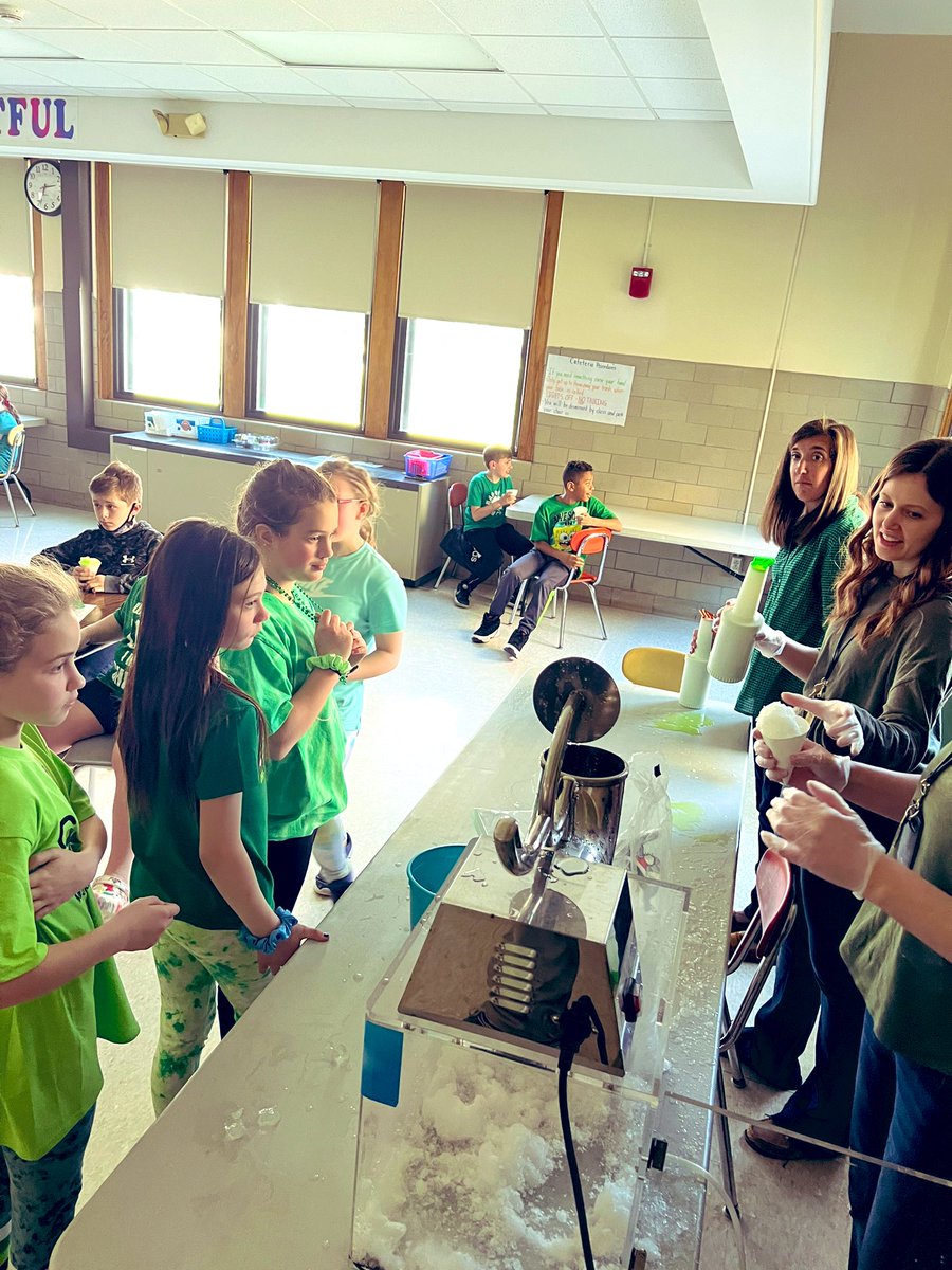 Gorham_MWCSD's tweet image. Great day for our Whole School Reward ☘️☘️☘️#PBIS #Pr1deinthePaw