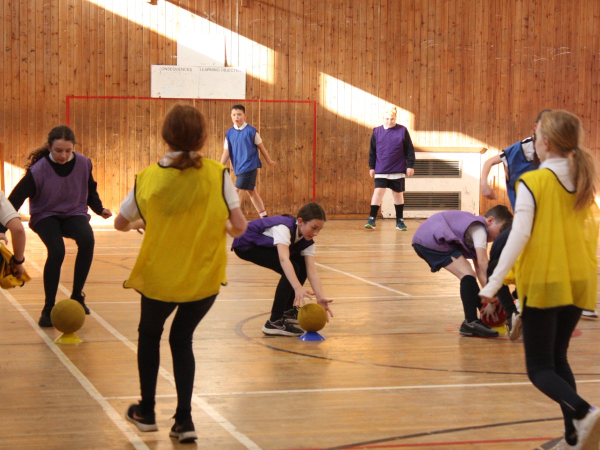 HeanorGateSA's tweet photo. Well done to our Y13 #PublicServices students. As part of their coursework, the group organised &amp; hosted a dodgeball house event for our Y7 students which took place after school today. After several rounds, 7RAA came out on top, winning points for Hardwick House 🏆🟢 #TeamHeanor https://t.co/PoFQP494p6