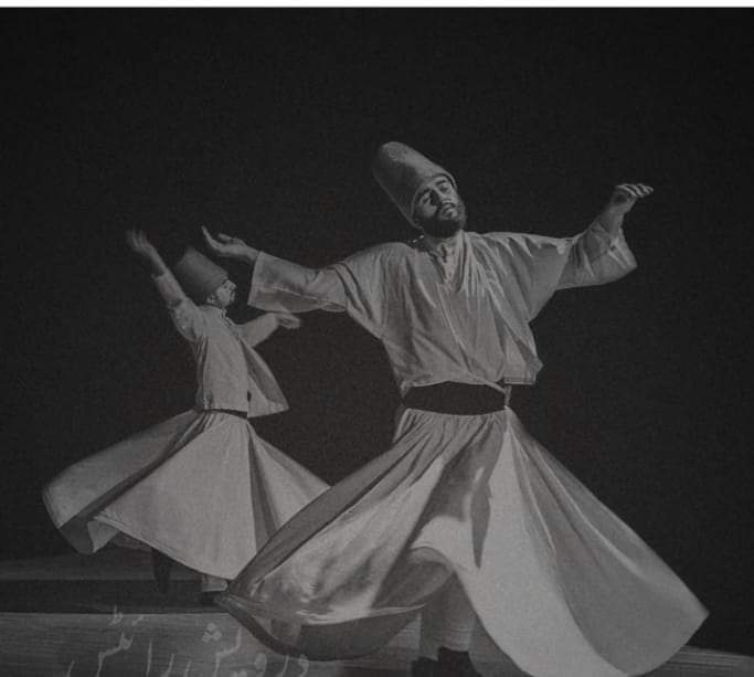 یونہی تو نہیں عشق میں سرمست ہوئے ہم
روح میں ایک روح______ تخلیل ہوئی ہے