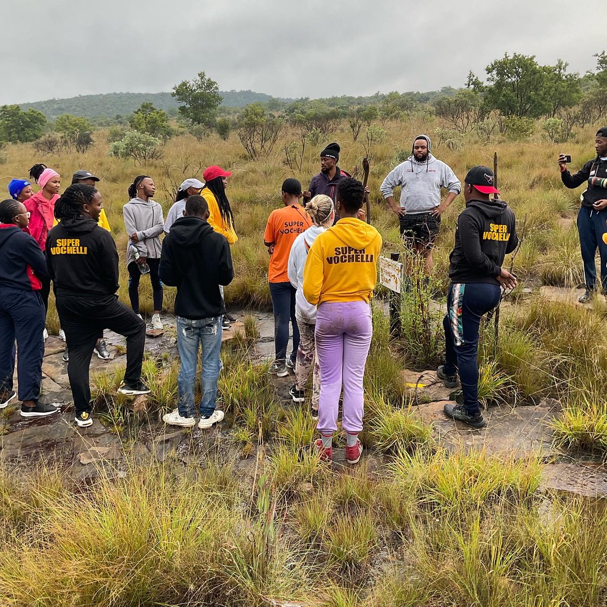 CampSizananiLS's tweet image. Vochellis are at it again,😜Hiking while learning about the #ComfortZone #PanicZone #LearningZone during,day three(3) of the March Camp 🏕Session ✌🏻