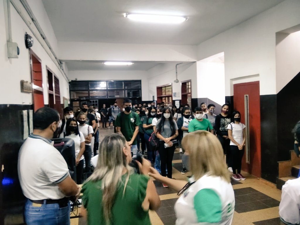 CGEMisiones's tweet photo. 📍Eldorado. Ingreso a las aulas en el BOP 24 EPJA 📚 ¡Éxitos en la jornada!

#EducacionMisiones #PresencialidadPlena #VueltaAClases https://t.co/widdyvdbFr