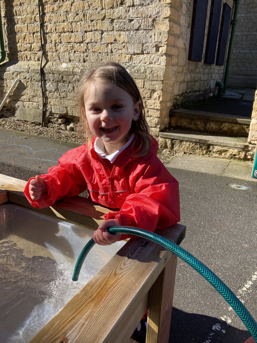 NoctonPreSchool's tweet photo. Water is so much fun! 💦 #SpiresEYFS @SpiresFed https://t.co/raQNCEOX3X