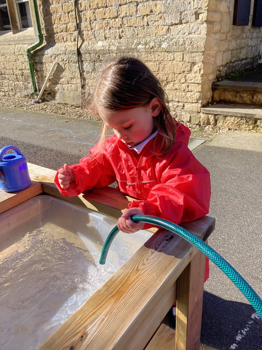 NoctonPreSchool's tweet photo. Water is so much fun! 💦 #SpiresEYFS @SpiresFed https://t.co/raQNCEOX3X