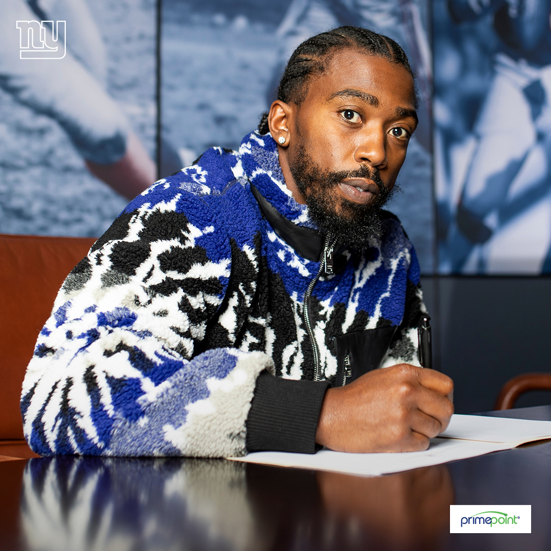 Giants's tweet photo. Pen to paper 😎 https://t.co/iUlSAXK4el