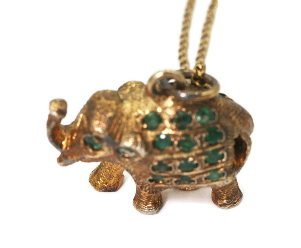#emeraldjewelry #elephantpendant #luckyjewelry #vintagejewelry #gotvintage etsy.com/listing/100780…