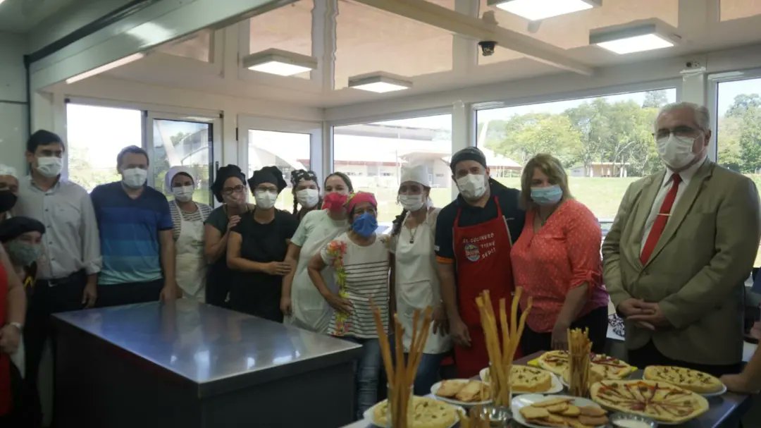 gilsonb10's tweet photo. En el ATM de la oferta formativa #Gastronomía en Eldorado, Misiones.

✍️Firma de convenio.

#EducaciónMisiones #firma #convenio #MisionesATM @herrerayflia @miguel_sedoff https://t.co/7xH1UEX8RX