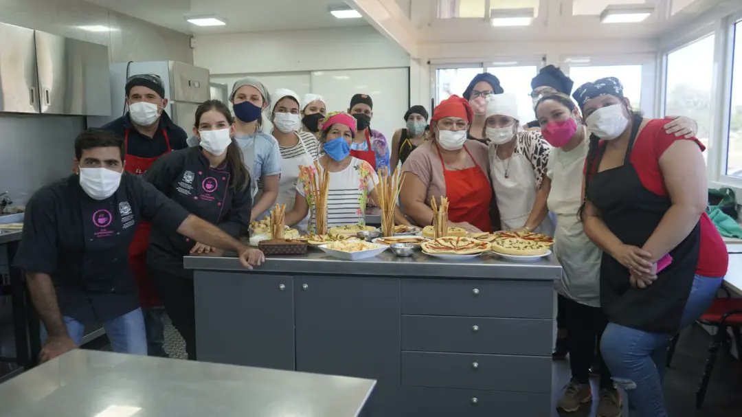 gilsonb10's tweet photo. En el ATM de la oferta formativa #Gastronomía en Eldorado, Misiones.

✍️Firma de convenio.

#EducaciónMisiones #firma #convenio #MisionesATM @herrerayflia @miguel_sedoff https://t.co/7xH1UEX8RX