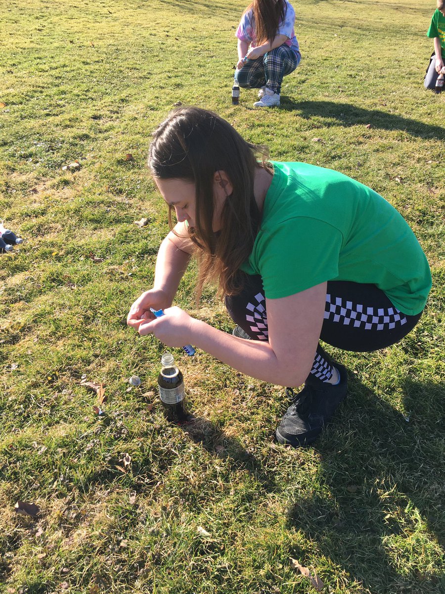 mrwinslowroom14's tweet photo. In Science 7/8… Mentos and Diet Coke demo… @LyonsSchool https://t.co/6FTmCAZe6s