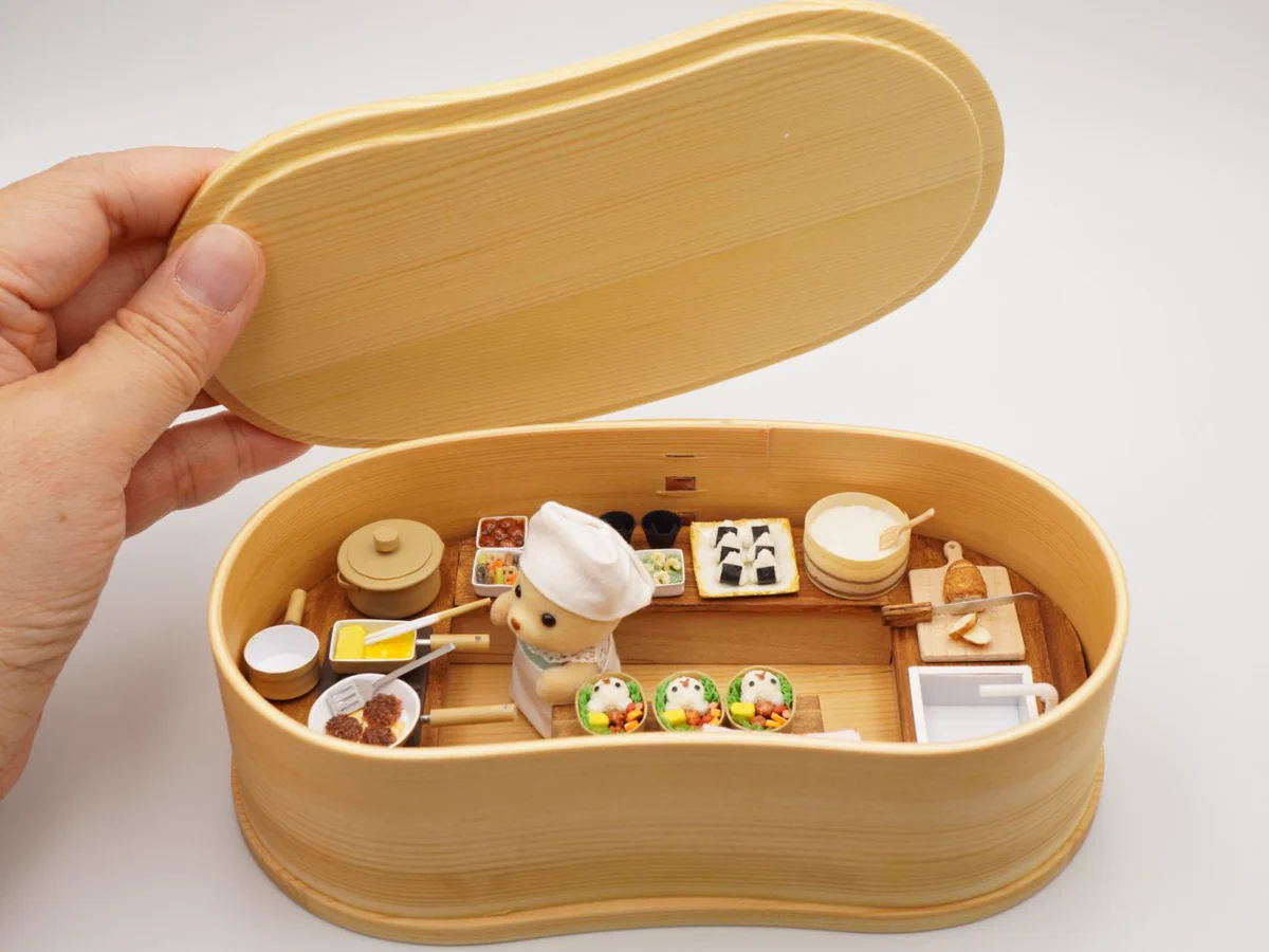 開けてびっくり！お弁当の中には、ひみつの台所がありました。