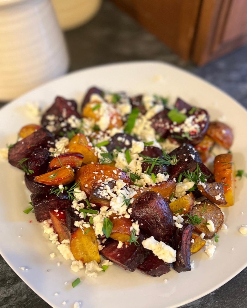 NutritionShari's tweet photo. This lower fat roasted beets with blue cheese was quick and delish! Spray beets with avocado oil, season, and roast for a half hour at 425. Top with fresh a chopped herbs and reduced-fat blue cheese. #healthyrecipes #healthylifestyle https://t.co/i5RWWNjeiq