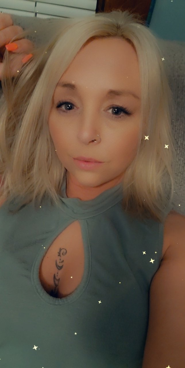 TW Pornstars - Pixie Princess. Twitter. I only look innocent 😈 #onlyfans #onlyfanshottie #milf