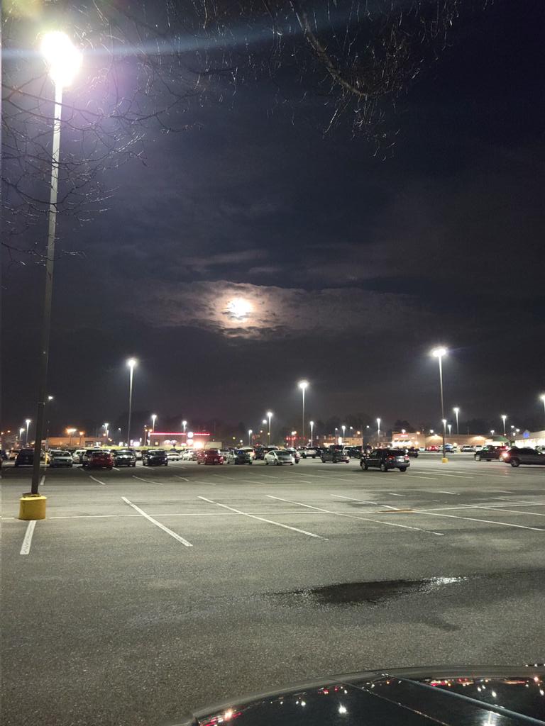 janelle_e_mccoy's tweet photo. I just wanna let my @VSPC friends know I also have a full moon tonight. 😘🖖🧚🏻♀️
#therealjanellemccoy #smiling #missingyoumissingme #kisskiss @Buccaneers @HCSOSheriff @bn9weather @PinellasCo911 @PinellasParkPD 😍 https://t.co/O5AuOXMC2U