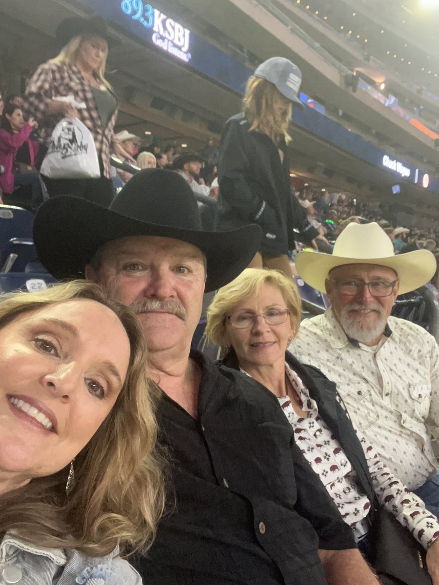 Perry Johnson (@pejohnson1) on Twitter photo #RodeoHouston #RodeoHouston