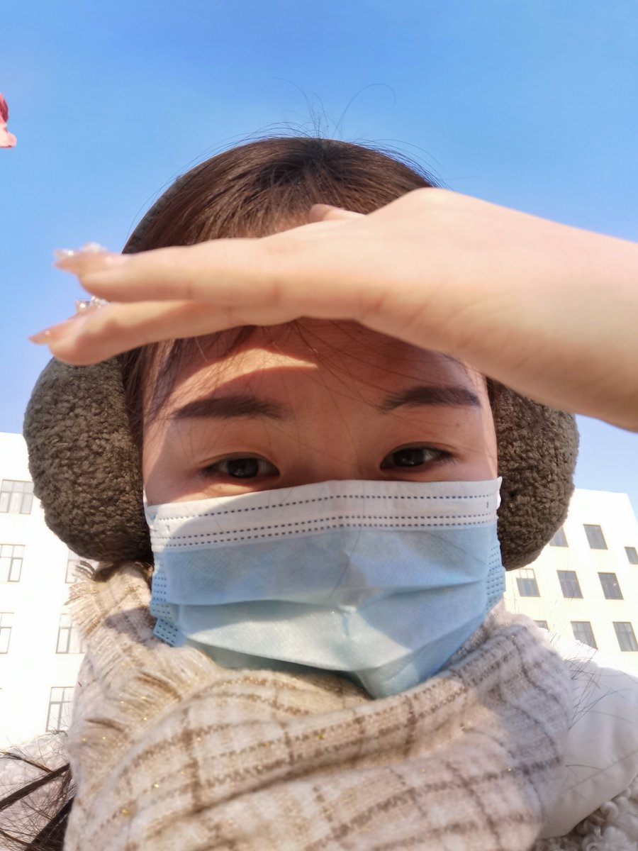 del2022la's tweet image. Date: Friday5⃣
Weather: Cloudy☁️
Site: China, Henan province🇨🇳
Brand new day.🎶
#fridaymorning 
#daily 
#crushingmachine