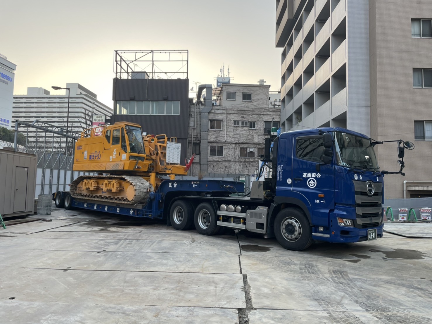 توییتر 重機回送車 جستجوی توییتر