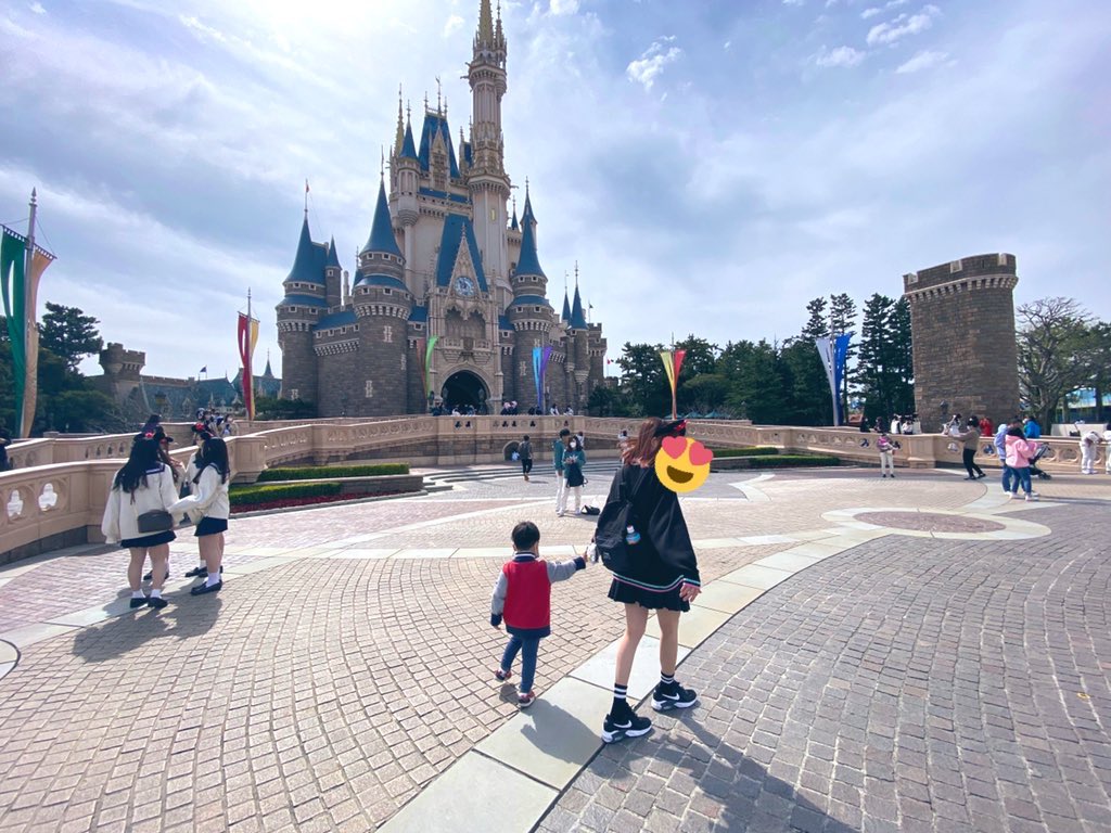 たま 3歳 三つ子6m 修正5m S Tweet ランド行ってきた 家族3人のディズニーはこれで最後かな 次からは家族6人で ディズニーだ 迷子確実 Trendsmap