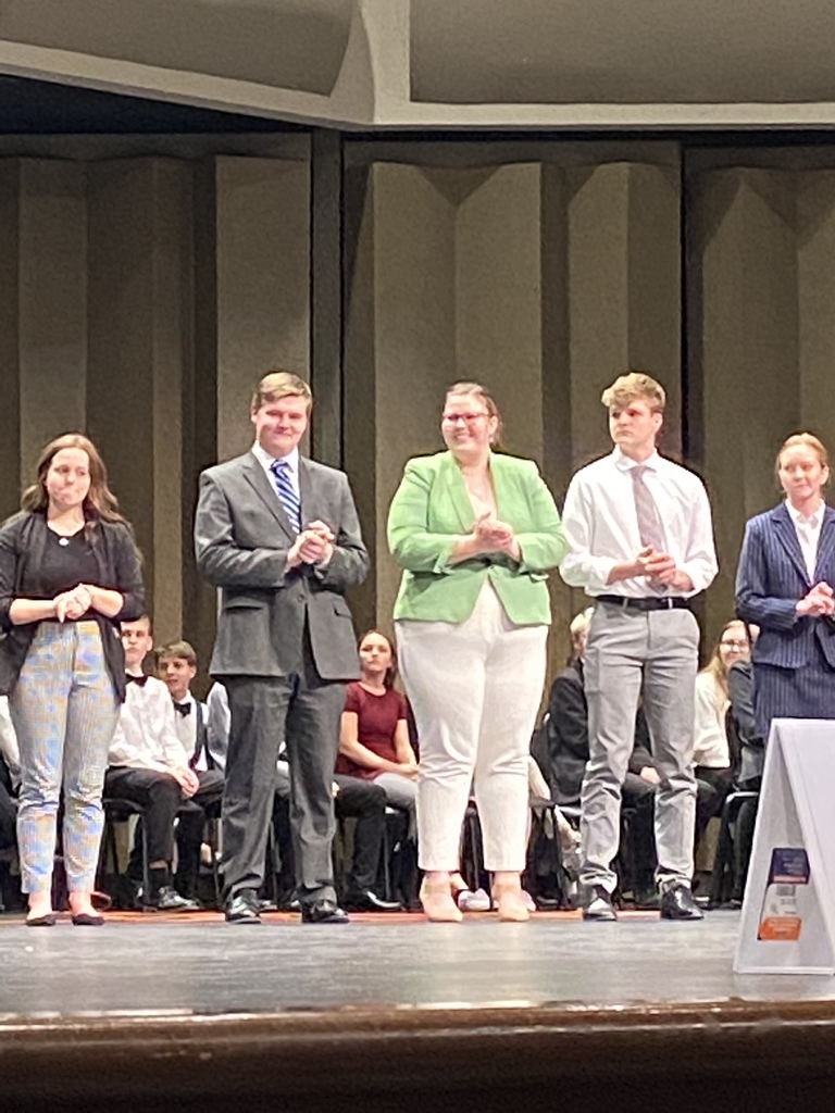 LoupCityPS's tweet photo. Congratulations to the State Speech medalists- 

Camie Fulton- State Runner-Up Extemporaneous Speaking 

Cameron Russell and Ellie Oxford- State Champion Duet Acting https://t.co/prSLYGk9wL