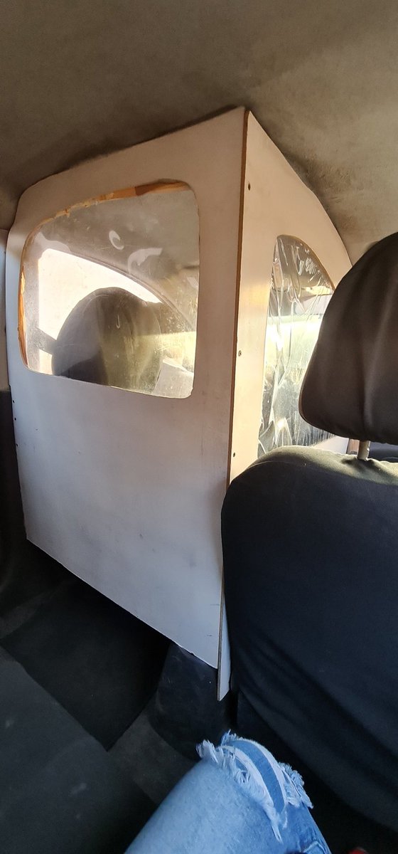 Ivettezeta's tweet photo. México no avanza porque no quiere. Unidad de taxi 'pal covi' https://t.co/aTMmnTX0hk