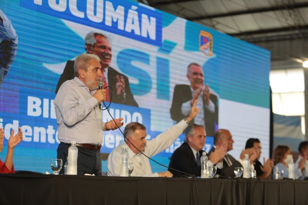 FernandezAnibal's tweet photo. #Tucuman Estamos trabajando al lado de un presidente que no se achica y que dice las cosas como son, que se ha hecho cargo de un país diezmado, hecho pedazos https://t.co/LrkXlQOahe