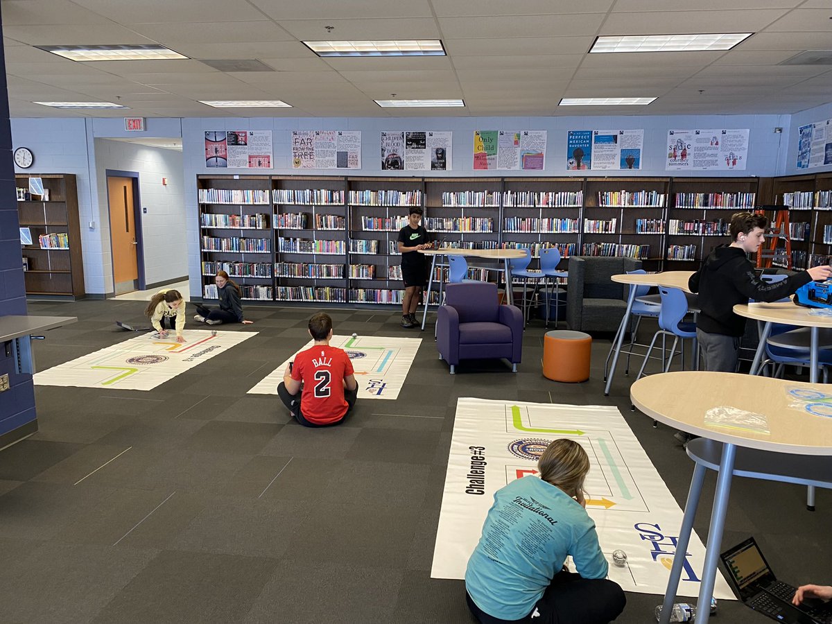 CITGOIALemontHS's tweet photo. Tech Concepts classes visiting the CITGO IA Makerspace for 3D printing and Sphero coding! @LKesslerLHS @LHS_MrCollins @ehoranlhs210 @Bialek_LHS_Sci #WeAreLemont https://t.co/0JpNPueFr6
