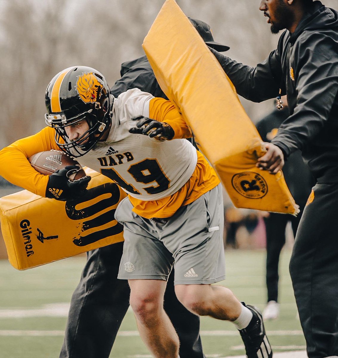 QuentonMoore's tweet photo. Spring ball frames 📸 
.
.
. @UAPBFootball_ 🏈 https://t.co/gFdp2JKtgz