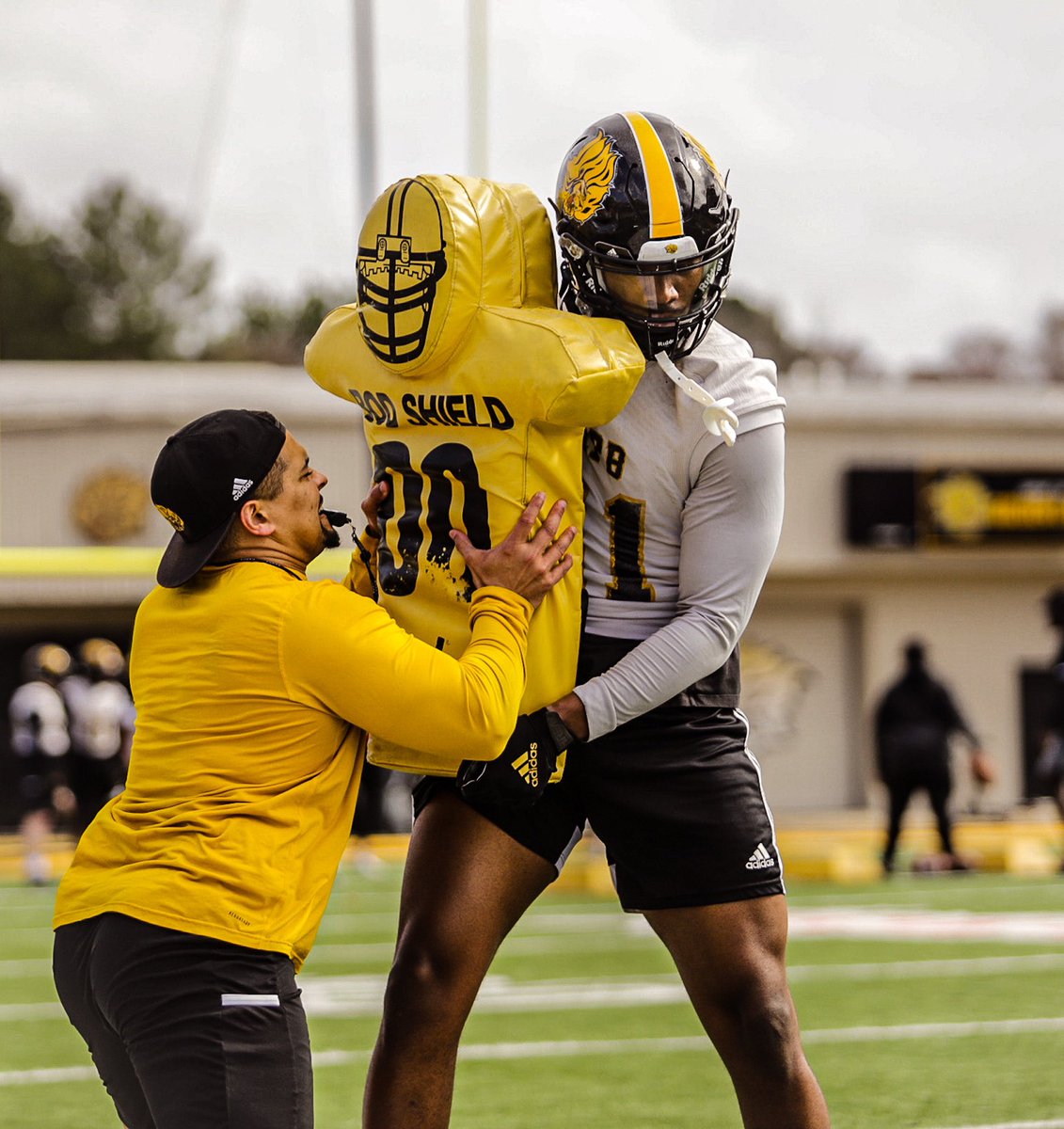 QuentonMoore's tweet photo. Spring ball frames 📸 
.
.
. @UAPBFootball_ 🏈 https://t.co/gFdp2JKtgz