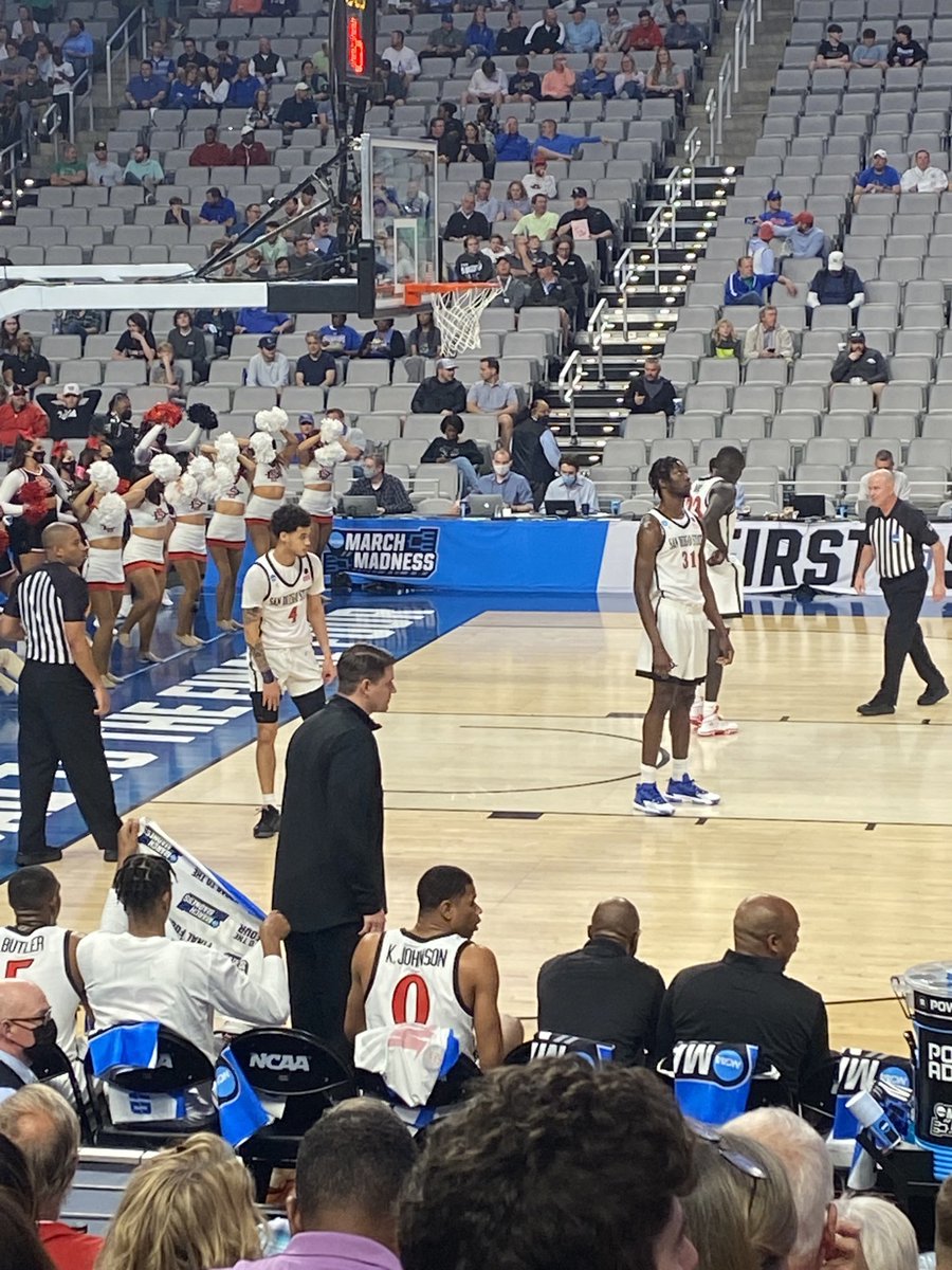NCBulldogsAD's tweet photo. Let’s go Aztecs.  #8 SDSU vs #9 Creighton in FW watching ⁦@NavarroBball⁩ alum ⁦@t_pull1⁩ do his thing!  #FloaterGame #AllGrownUp https://t.co/JizXz4LyT7