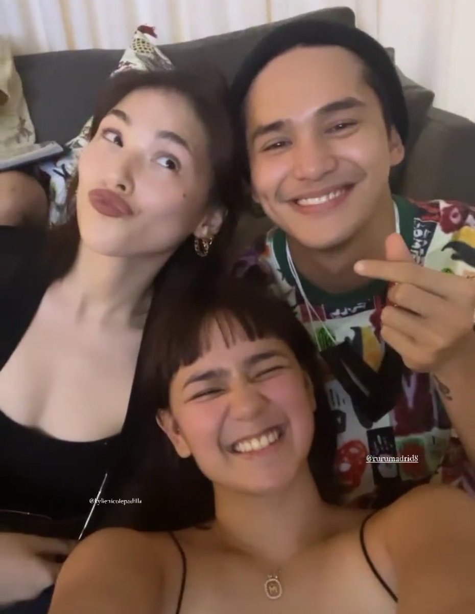 rosielalli's tweet photo. SANDALEEEEEEEE KAKAGISING KO LANG 😭CUTIES😭❤️ https://t.co/O77JeE88ks