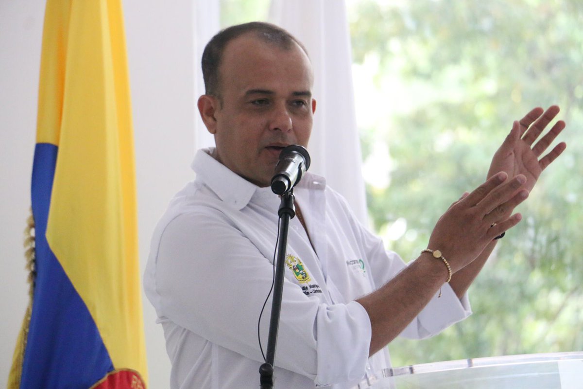 DavoPastranaS's tweet photo. ¡CONTINUAMOS CON LAS BUENAS NOTICIAS! ✅💪🏻
Socializamos la construcción de pavimento rígido en los barrios urbanos San Juan, San Isidro, Bernardo Duque y El Triunfo, ante los presidentes de la junta de acción comunal. https://t.co/RErntt0Unt
