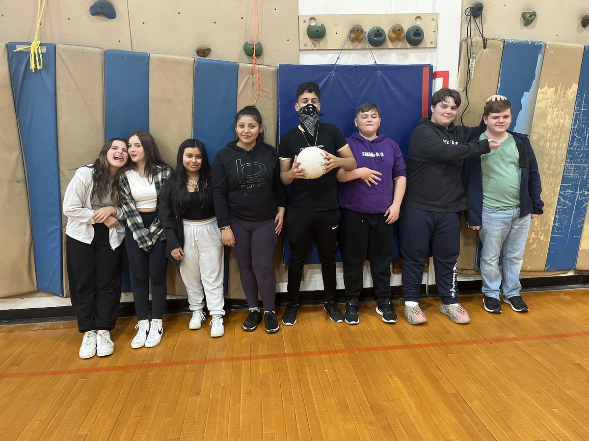Period 8 - 8th grade PE champs! These 8th graders did outstanding improving on skill and strategy!!!!!