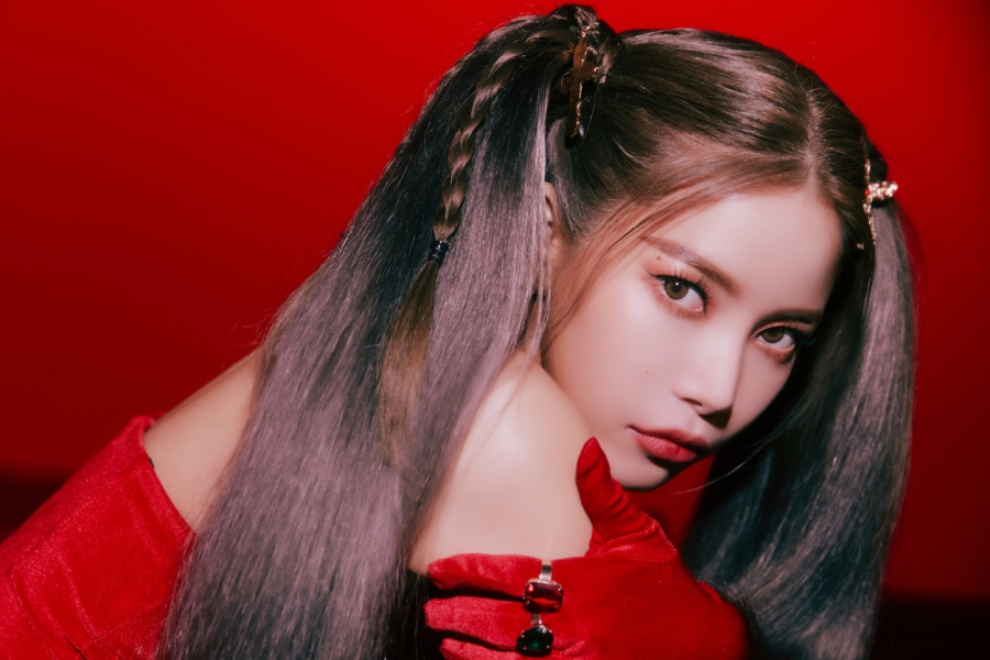 soompi's tweet photo. #MAMAMOO's #Solar Tops iTunes Charts All Over The World With 1st Solo Mini Album "FACE"
https://t.co/8zijM0RnFg https://t.co/UjxDWF9F8n